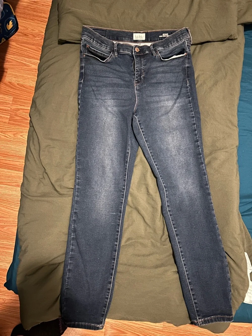 Nicole Miller SoHo High Rise Buttery Soft Blue Skinny Jeans Size 12 - Picture 3 of 17